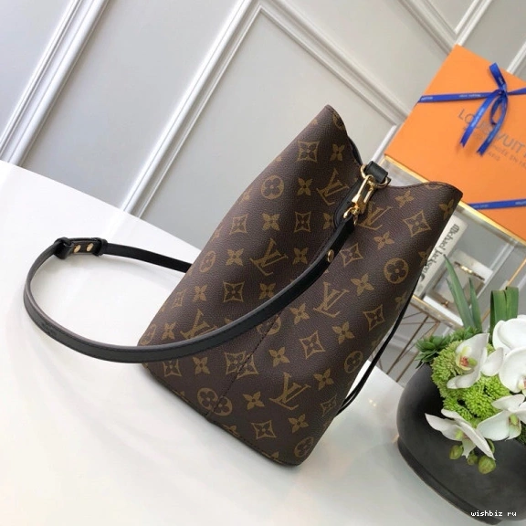 WIS NÉONOÉ LOUIS VUITTON 0817